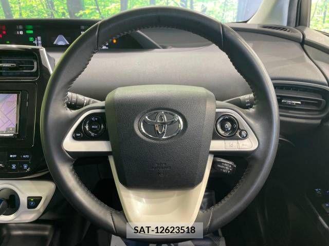 Toyota PRIUS 2018-04 322634-11