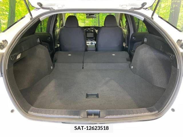 Toyota PRIUS 2018-04 322634-10