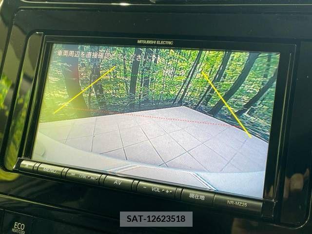 Toyota PRIUS 2018-04 322634-4