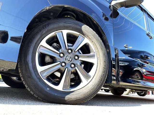 Toyota NOAH 2018-03 194631-3