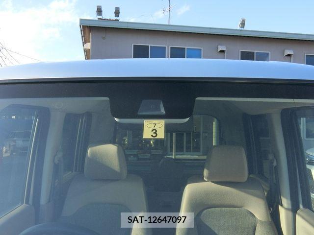 Honda N BOX 2020-03 214825-16