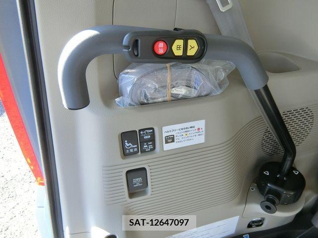 Honda N BOX 2020-03 214825-3