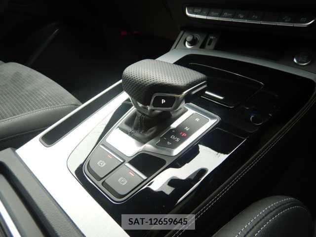 Audi Q5 2022-05 337799-19