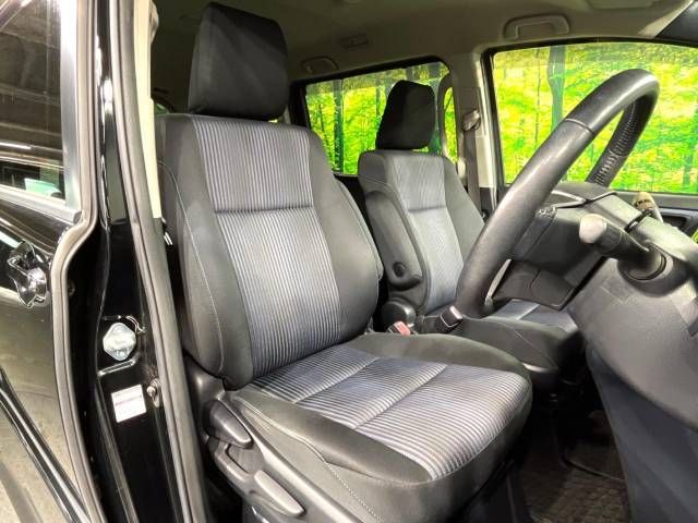 Toyota VOXY 2014-09 13916-7