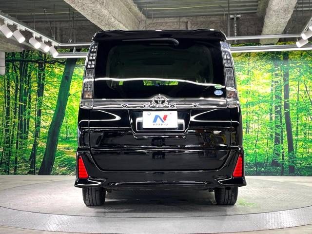 Toyota VOXY 2014-09 13916-15