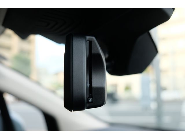 Bmw 2 SERIES 2022-08 22404-19