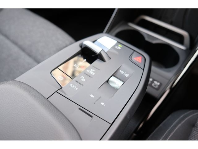 Bmw 2 SERIES 2022-08 22404-18