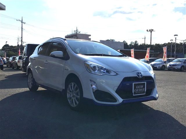 Toyota AQUA 2015-06 16656-1