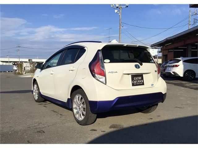 Toyota AQUA 2015-06 16656-6