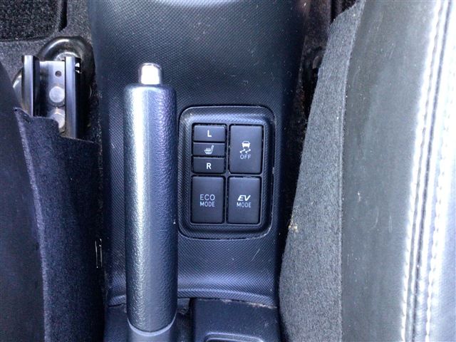 Toyota AQUA 2015-06 16656-29