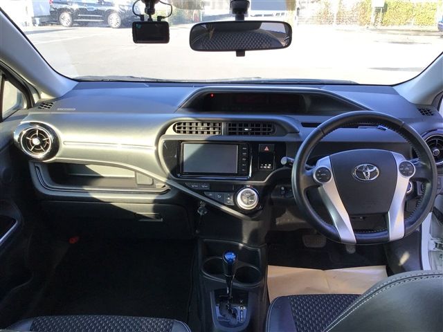 Toyota AQUA 2015-06 16656-12