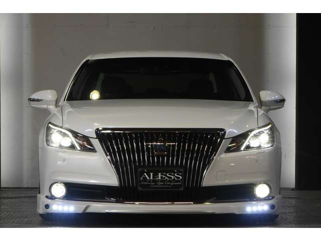 Toyota CROWN MAJESTA 2017-09 2416-19