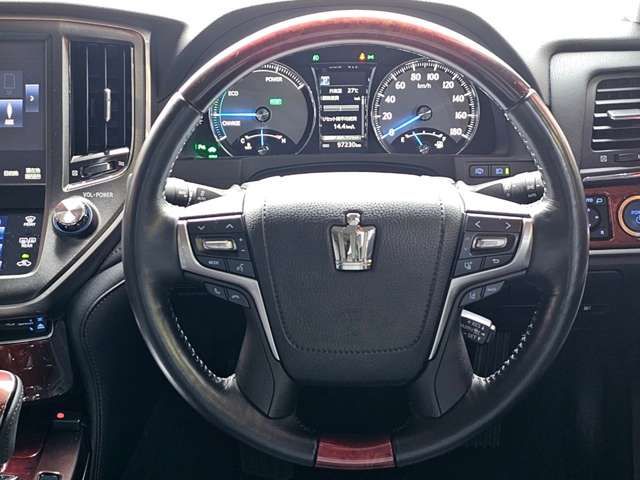 Toyota CROWN MAJESTA 2017-09 2416-11