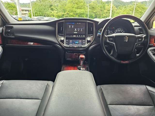 Toyota CROWN MAJESTA 2017-09 2416-9