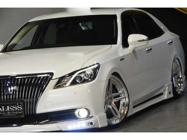 Toyota CROWN MAJESTA 2017-09 2416-5