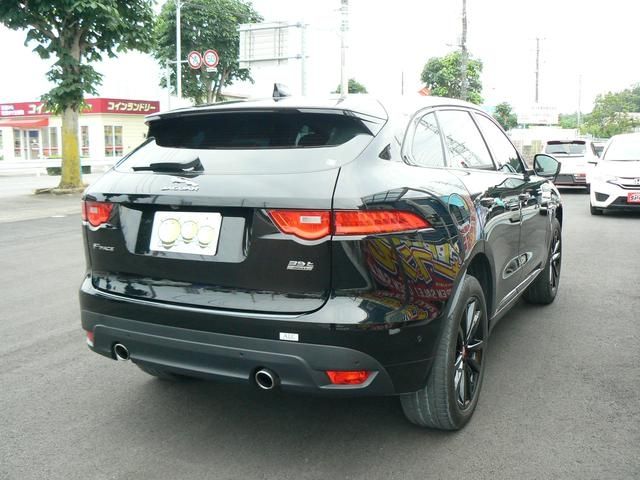 Jaguar F-PACE 2017-01 20918-2