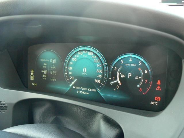 Jaguar F-PACE 2017-01 20918-20