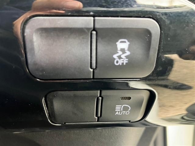 Toyota PRIUS 2020-04 190863-19