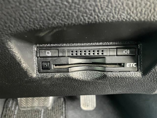 Toyota PRIUS 2020-04 190863-18