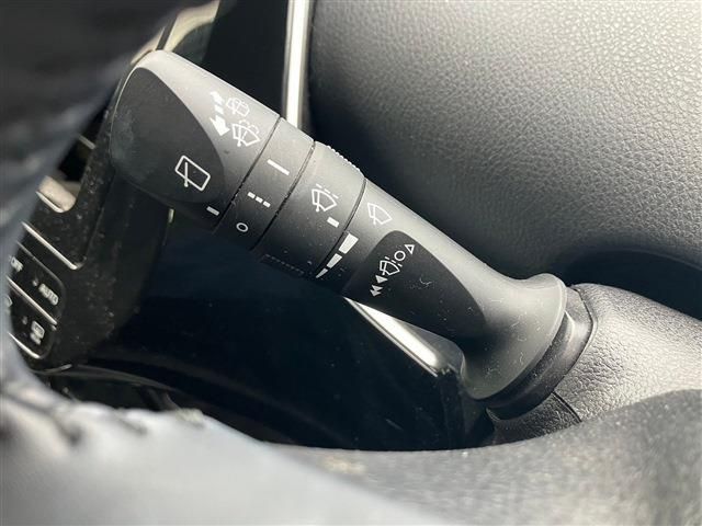 Toyota PRIUS 2020-04 190863-13