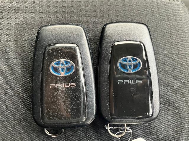 Toyota PRIUS 2020-04 190863-24