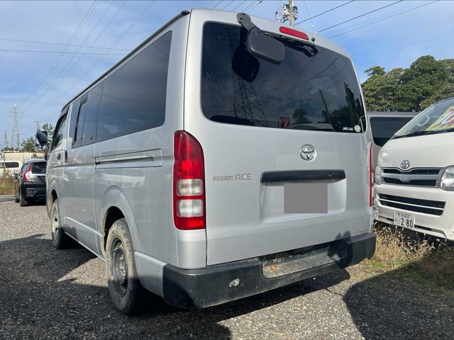 Toyota HIACE VAN 2011-12 190327-3