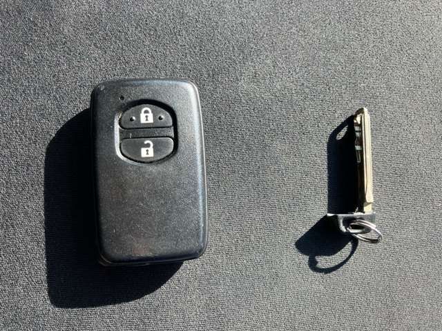 Toyota PRIUS ALPHA 2012-07 29129-27