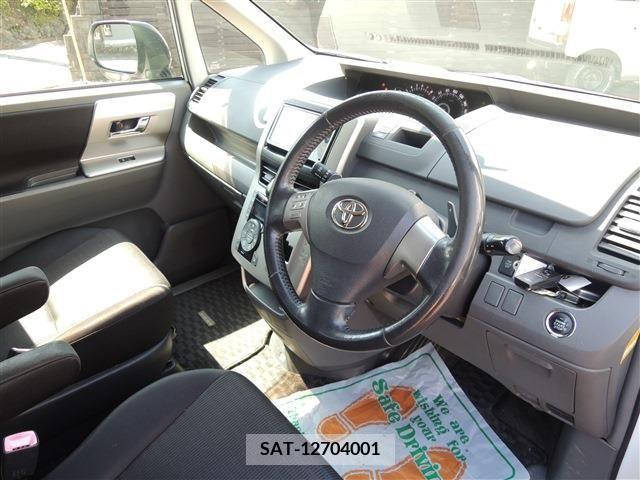 Toyota VOXY 2009-08 289145-11
