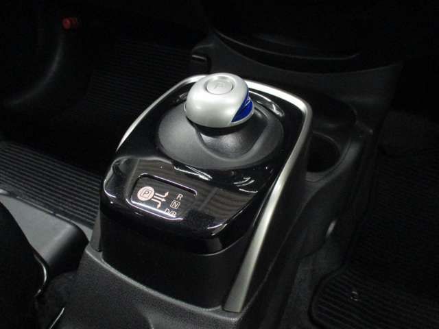 Nissan NOTE 2018-10 28400-10