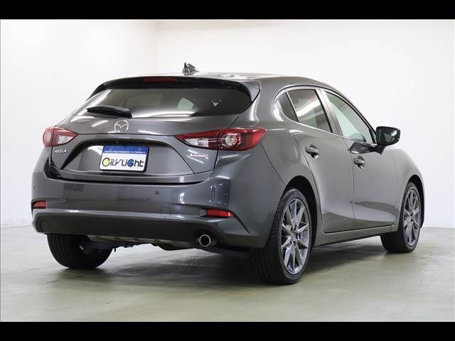 Mazda AXELA SPORT 2017-01 182754-18