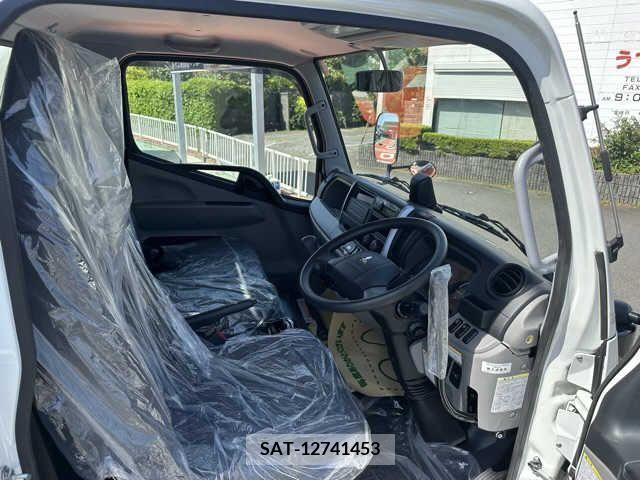 Mitsubishi CANTER 2023-08 302545-1