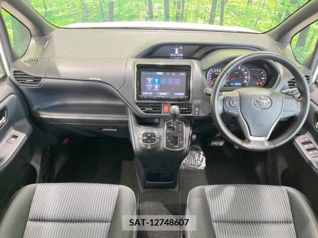 Toyota NOAH 2015-08 279449-1
