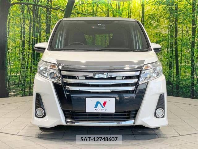 Toyota NOAH 2015-08 279449-15