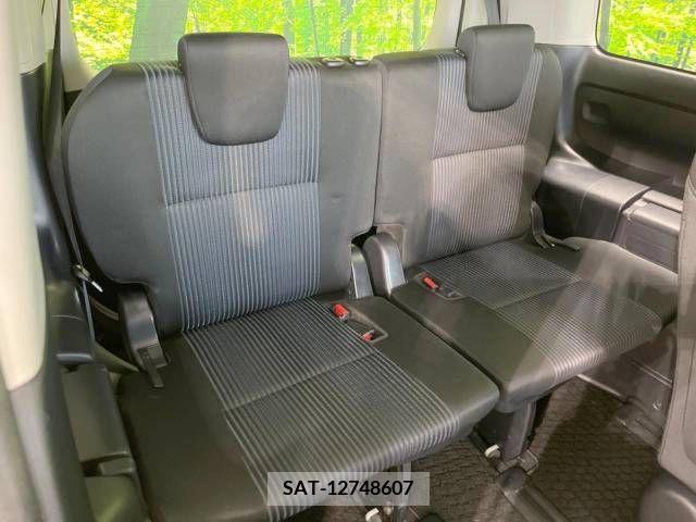 Toyota NOAH 2015-08 279449-10