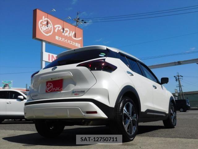 Nissan KICKS 2021-05 297872-7