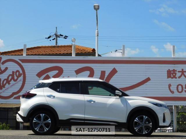 Nissan KICKS 2021-05 297872-3