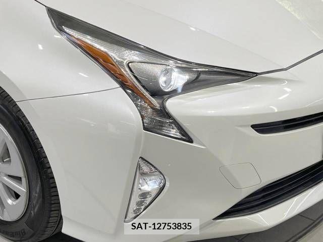 Toyota PRIUS 2016-10 322266-11