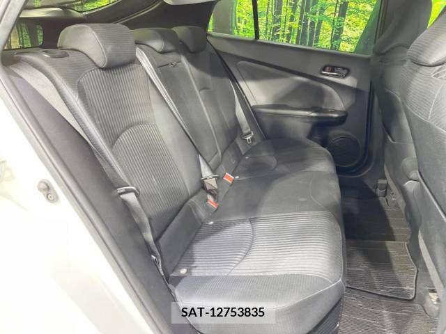 Toyota PRIUS 2016-10 322266-9