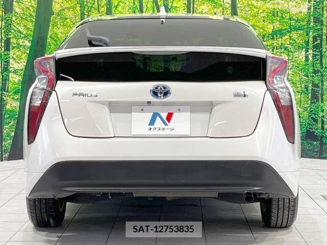 Toyota PRIUS 2016-10 322266-15