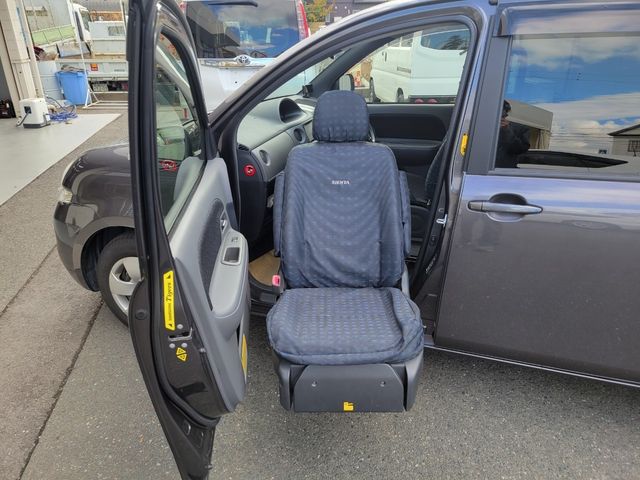 Toyota SIENTA 2013-12 19106-6