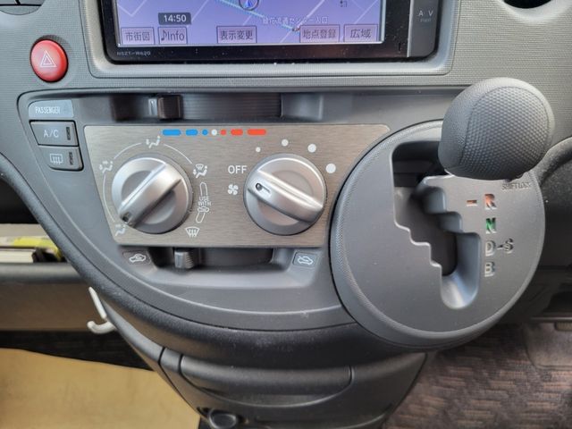 Toyota SIENTA 2013-12 19106-25