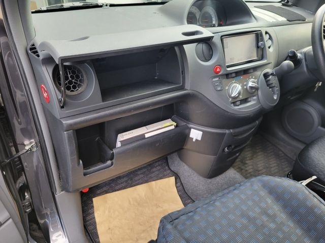 Toyota SIENTA 2013-12 19106-7