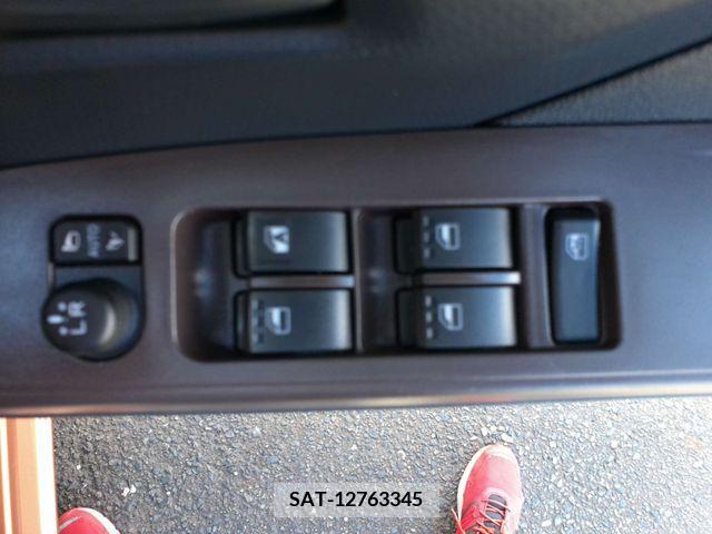 Toyota ROOMY 2019-03 382280-13