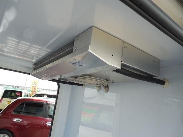 Mitsubishi MINICAB TRUCK 2015-03 29044-12