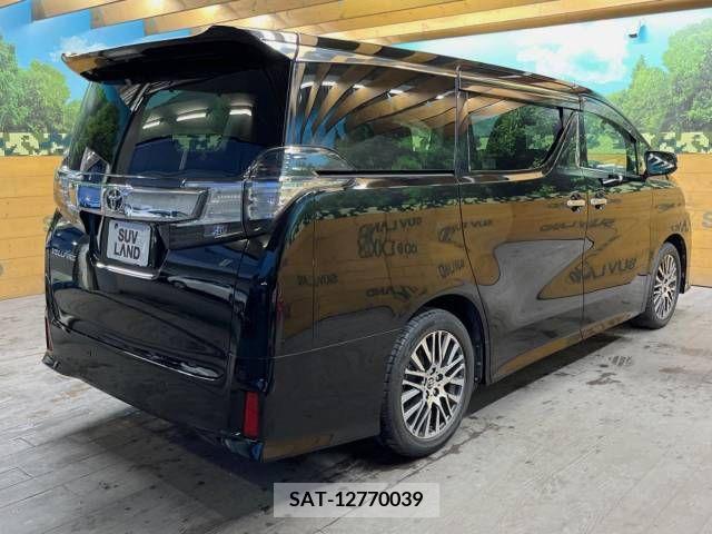 Toyota VELLFIRE 2017-06 377951-17