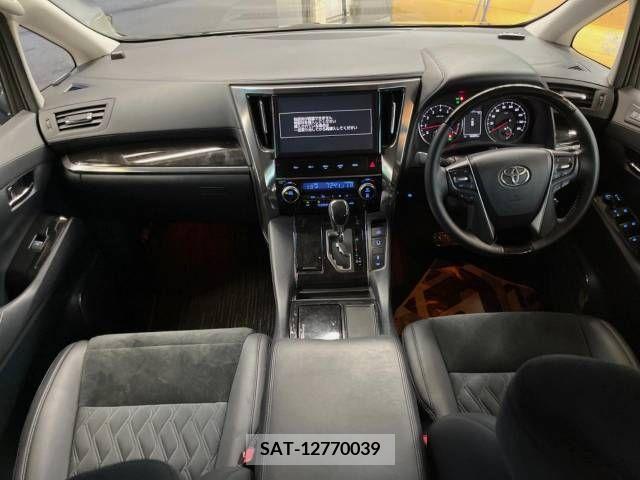 Toyota VELLFIRE 2017-06 377951-1