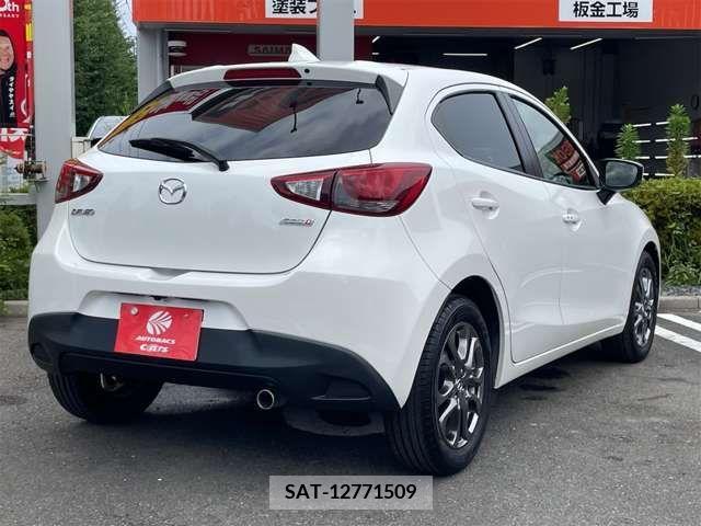 Mazda DEMIO 2017-04 359407-2