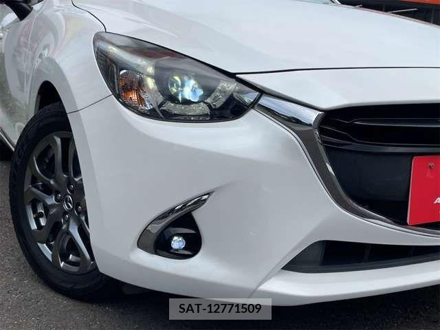 Mazda DEMIO 2017-04 359407-13