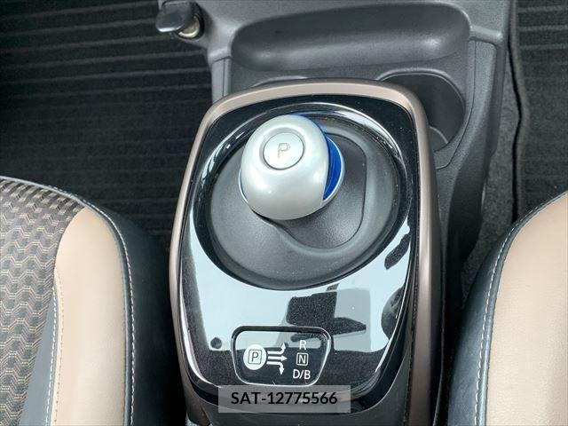 Nissan NOTE 2017-05 215619-25