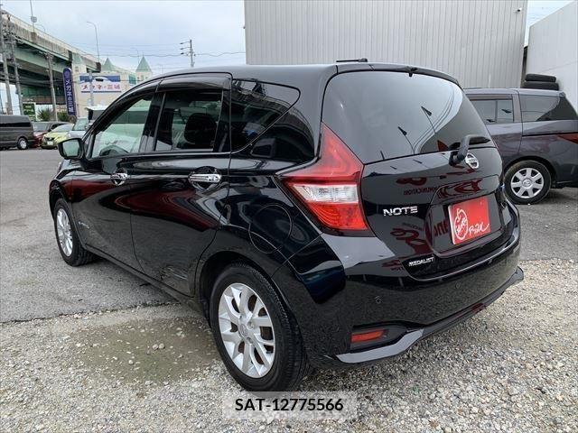 Nissan NOTE 2017-05 215619-6